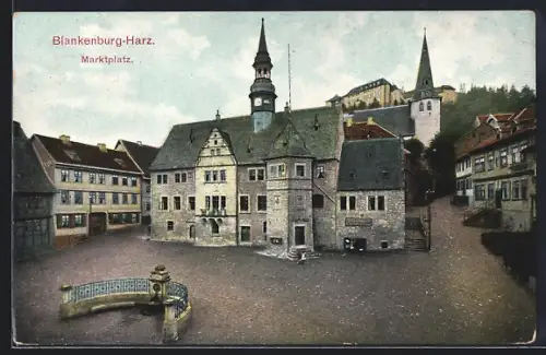 AK Blankenburg / Harz, Rathaus auf dem Marktplatz