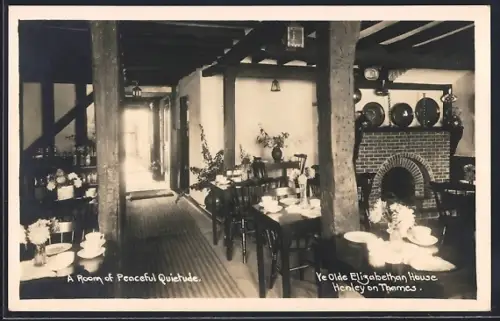 AK Henley on Thames, Ye Olde Elizabethan House, A Room of Peaceful Quietude