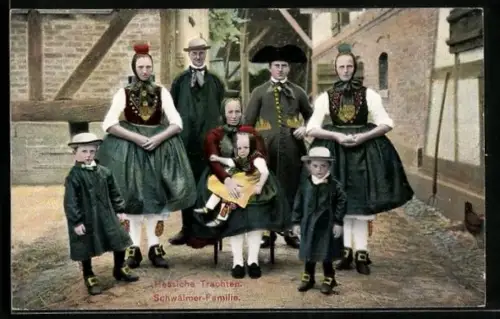AK Schwälm, Familie in hessischer Tracht