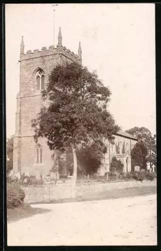 AK South Kelsey, Kirche mit Friedhof
