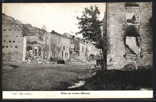 AK Pilon, Ruines