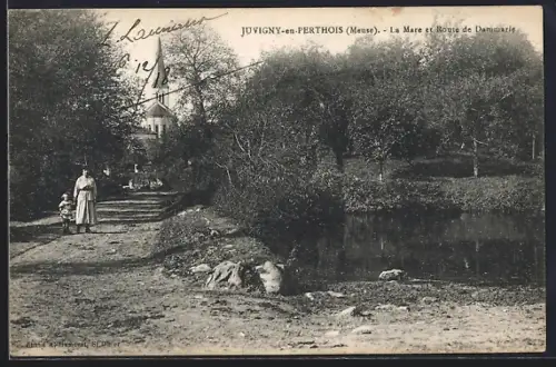 AK Juvigny-en-Perthois, La Mare et Route de Dammarie