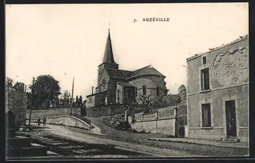 AK Auzéville, Vue de l`église et de la rue principale