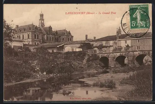 AK Laheycourt /Meuse, Le Grand Pont et vue sur l`édifice historique