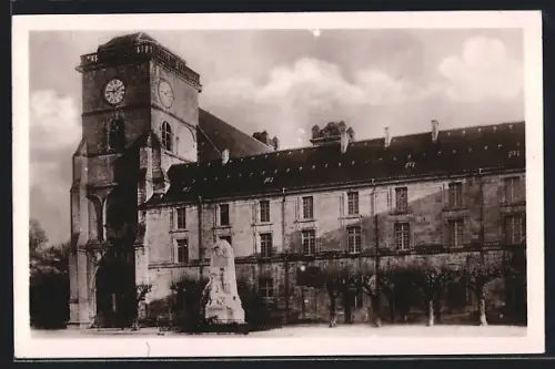 AK Saint-Mihiel, L`Église St-Michel, le Collège et le Monument aux Morts