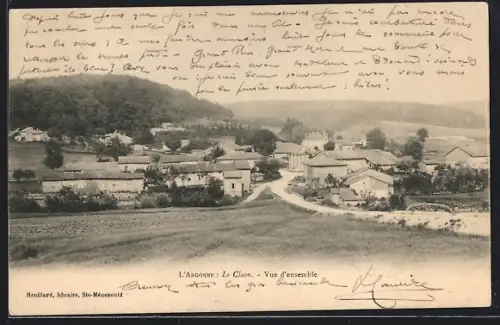 AK Le Claon, Vue d`ensemble du village et des collines environnantes