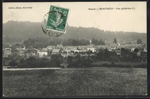 AK Montmédy, Vue générale du village et des collines en arrière-plan