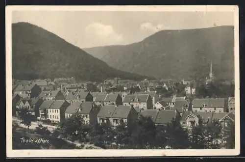AK Thale /Harz, Ortsansicht mit Kirche und Bergen