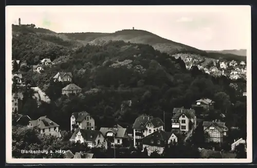 AK Blankenburg a. Harz, Stadtansicht mit Blick auf die Berge