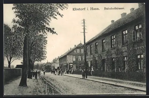 AK Ebstorf i. Hann., Bahnhofstrasse, Kolonialwarenhandlung L. Tacke