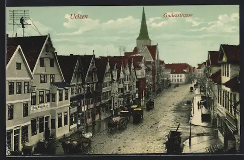 AK Uelzen, Gudesstrasse mit Geschäften