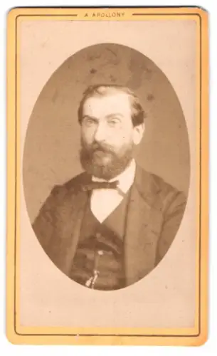 Fotografie A. Apollony, Chalon-sur-Saône, Rue de la Mare Colombière 19, Porträt eines Mannes