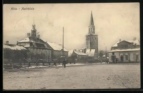 AK Mitau, Marktplatz mit verschneiten Häusern