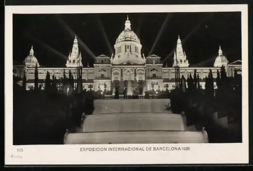 AK Barcelona, Exposicion Internacional 1929, Palais National nocturne