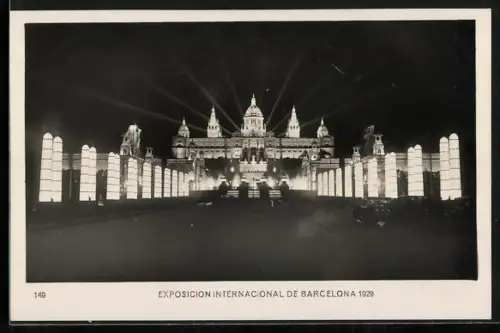 AK Barcelona, Exposicion Internacional 1929, Palacio Nacional (nocturna)