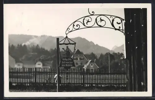 AK Füssen, Schuhmacher-Schild mit Spruch