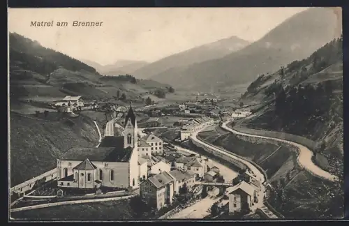 AK Matrei am Brenner, Strassenpartie mit Kirche