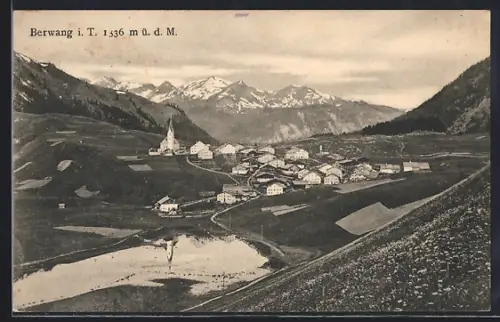 AK Berwang i. T., Ortsansicht mit Bergpanorama