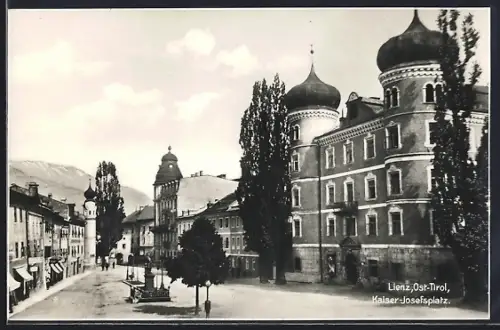 AK Lienz /Ost-Tirol, Kaiser-Josefplatz mit Geschäften