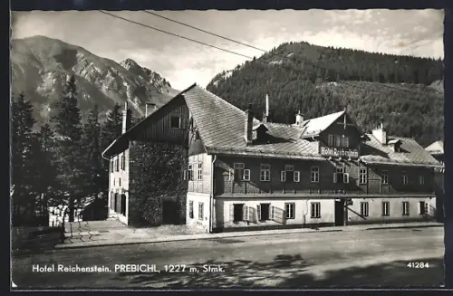AK Prebichl, Hotel Reichenstein mit Strasse und Bergblick