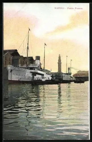 AK Napoli, Punto Franco, Passagierschiff im Hafen mit Leuchtturm