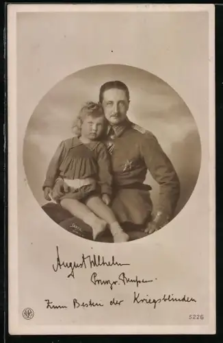 AK August Wilhelm mit seinem Kind 1915, Zum besten der Kriegsblinden