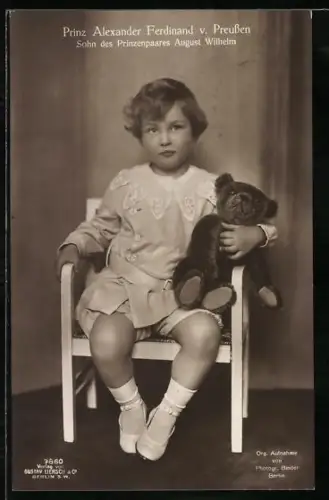 AK Sohn des Prinzenpaares August Wilhelm, Prinz Alexander Ferdinand von Preussen mit Teddy