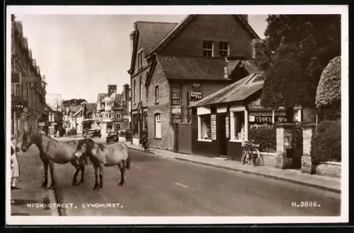 AK Lyndhurst, High Street