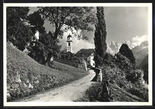 AK Soglio, Dorfeingang mit Kirche