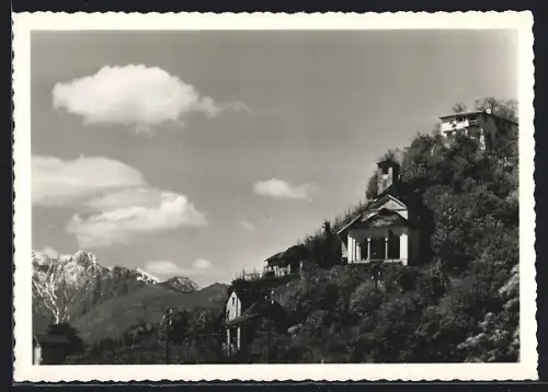 AK Tenero, Häuser und Kirche am Hang