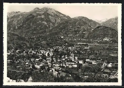 AK Losone, Ortsansicht mit Bergen
