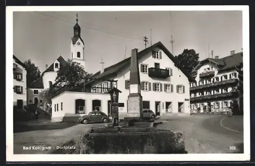 AK Bad Kohlgrub, Dorfplatz, Kirche, Brunnen