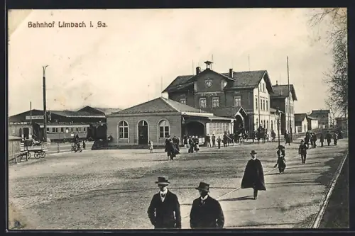 AK Limbach i. Sa., Bahnhof mit Strassenpartie