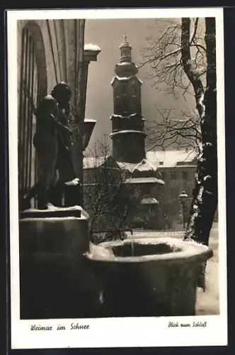 AK Weimar / Thür., Blick zum Schloss im Schnee