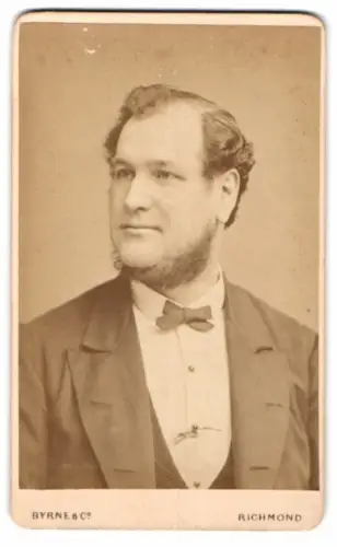 Fotografie Byrne & Co, Richmond, Hill Street, Porträt eines Mannes