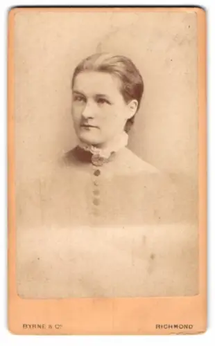 Fotografie Byrne & Co., Richmond, Hill Street, Porträt einer Frau