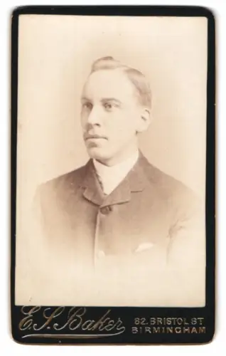 Fotografie E. S. Baker, Birmingham, Bristol St. 82, Porträt eines jungen Mannes