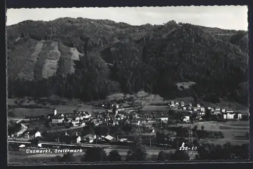 AK Unzmarkt /Steiermark, Teilansicht mit Bahnhof