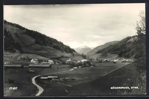 AK Möderbrugg /Stmk., Ortspartie mit Bergen