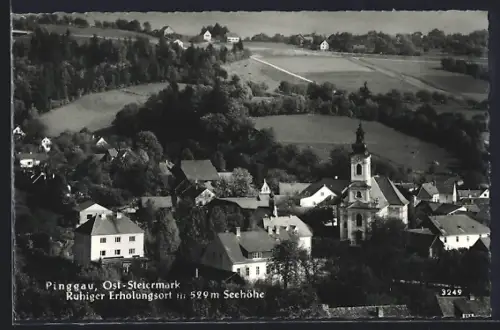 AK Pinggau /Ost-Steiermark, Ortsansicht mit Kirche vom Berghang aus