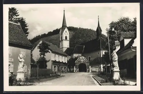 AK Maria Lankowitz /Steiermark, Ortspartie mit Kirche und Standbildern