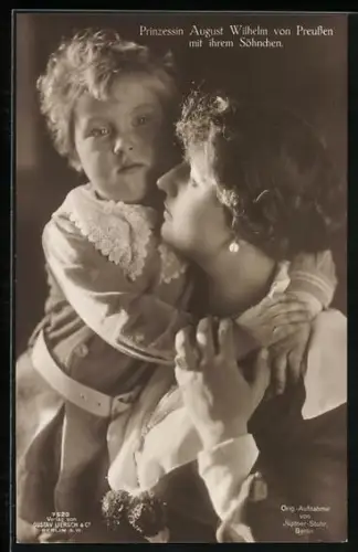 AK Prinzessin August Wilhelm von Preussen mit Söhnchen Alexander Ferdinand