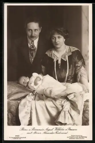 AK Prinz & Prinzessin August Wilhelm von Preussen mit Prinz Alexander Ferdinand