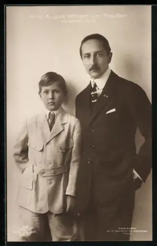 AK Prinz August Wilhelm von Preussen mit seinem Sohn in jungen Jahren im Anzug