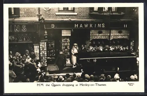 AK Henley-on-Thames, The Queen Shopping