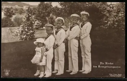 AK Die Kinder des Kronprinzen Wilhelm von Preussen in Matrosenuniform mit Mützenband