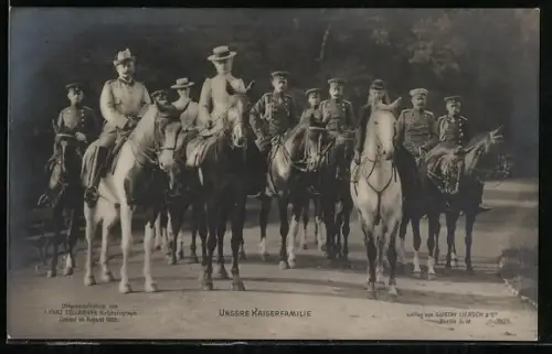 AK Unsere Kaiserfamilie, Portrait zu Pferde, 1905