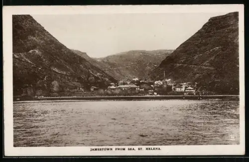 AK Jamestown, View from Sea, Kirchturm und Berge