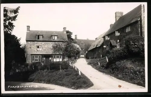 AK Farnborough, Thatched Houses