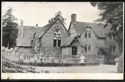 AK Chute Forest, The School